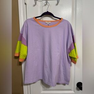 H194L NWT Easel L pp27 Lilac Colorblock Short Sleeve Top w/ Green purple Accents